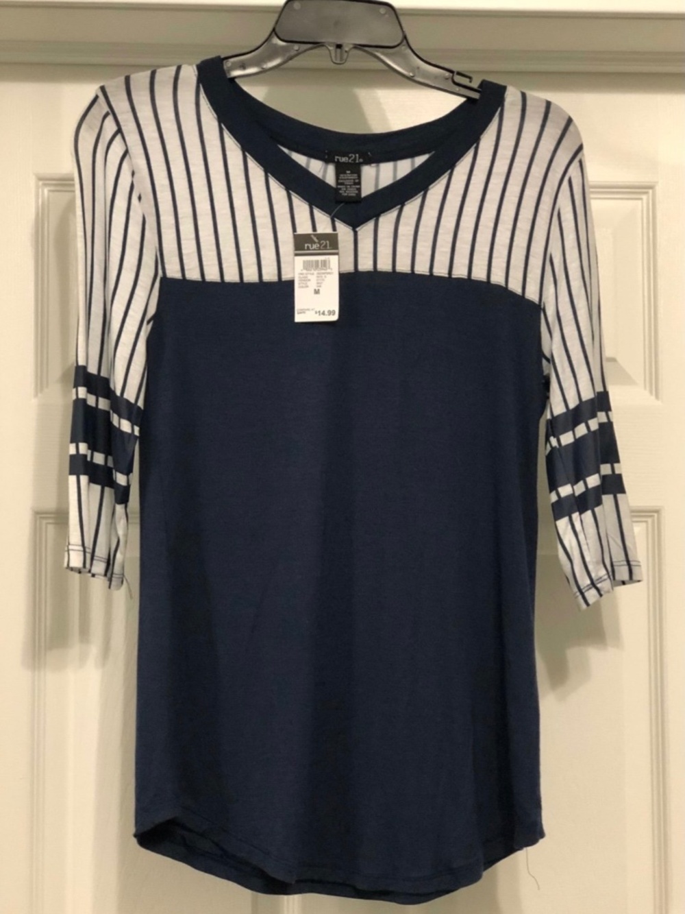 NEW Rue 21 Women's Juniors Baseball Tee Sz M.